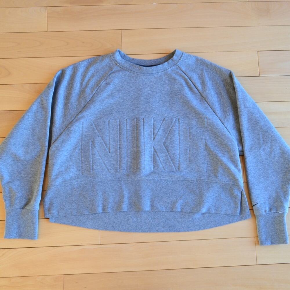 Nike Dri-Fit Gray Oversized Cropped Sweatshirt Size Medium